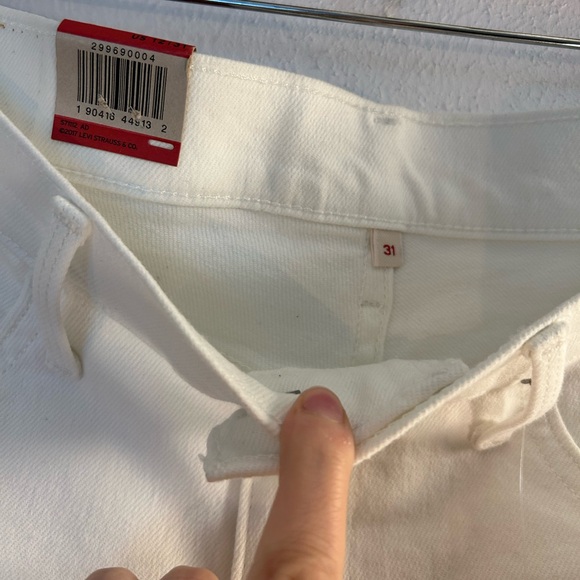 Levi's White Denim Mid Rise Slim Bermuda Shorts - Picture 9 of 15